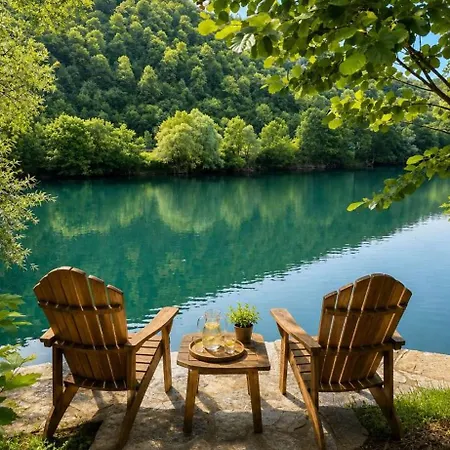 Esma Private Island Kostel
